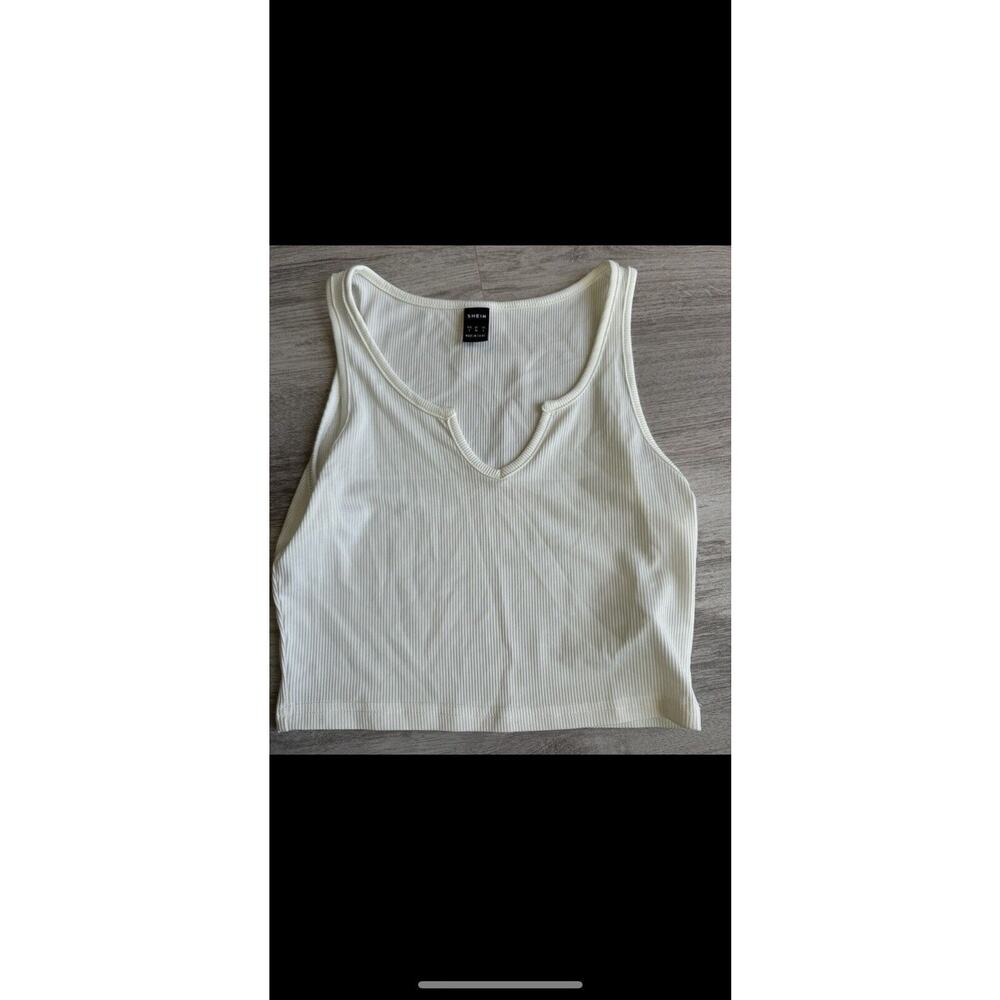 NWOT Women Junior White Ribbed Cropped Tank Top Size Small #486
